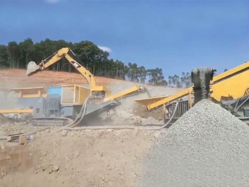 移動碎石機(jī)